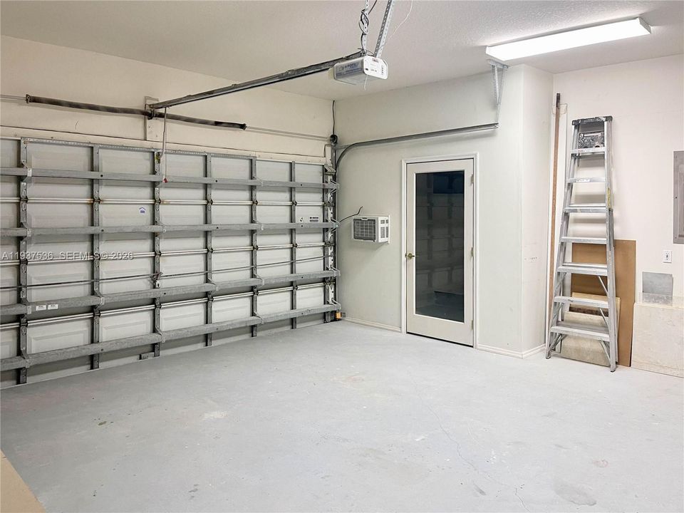 En Renta: $8,400 (6 camas, 4 baños, 3541 Pies cuadrados)