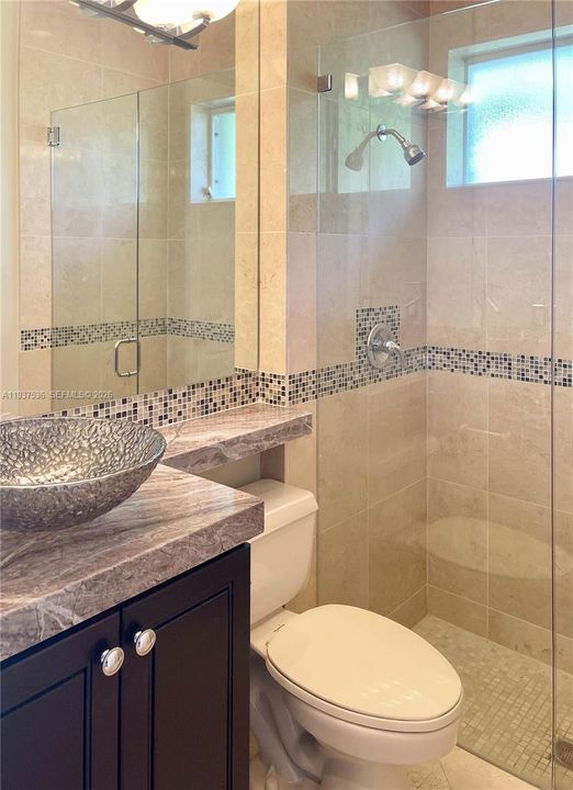 En Renta: $8,400 (6 camas, 4 baños, 3541 Pies cuadrados)