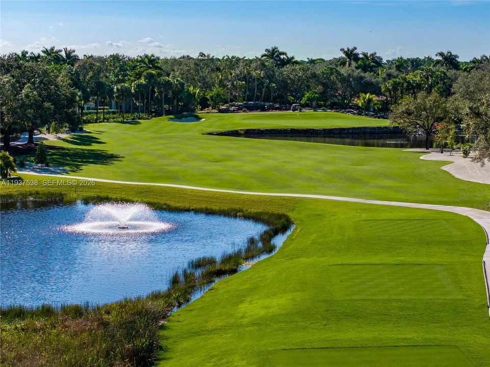 En Venta: $999,000 (3 camas, 3 baños, 2641 Pies cuadrados)