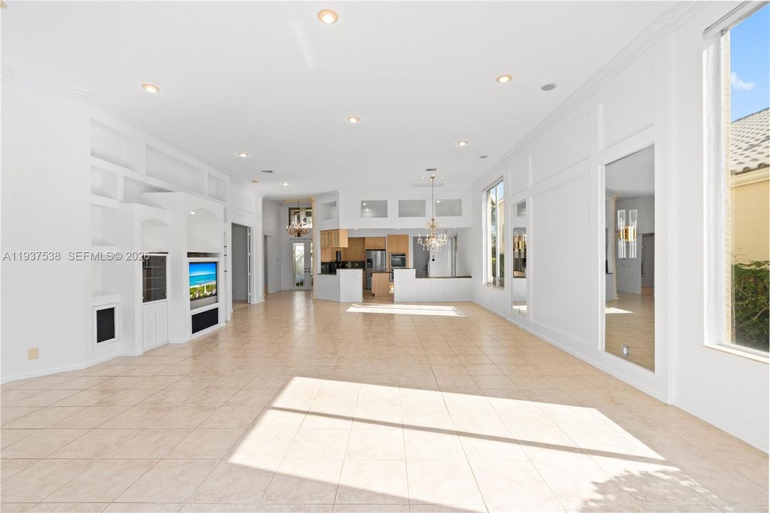 En Venta: $999,000 (3 camas, 3 baños, 2641 Pies cuadrados)