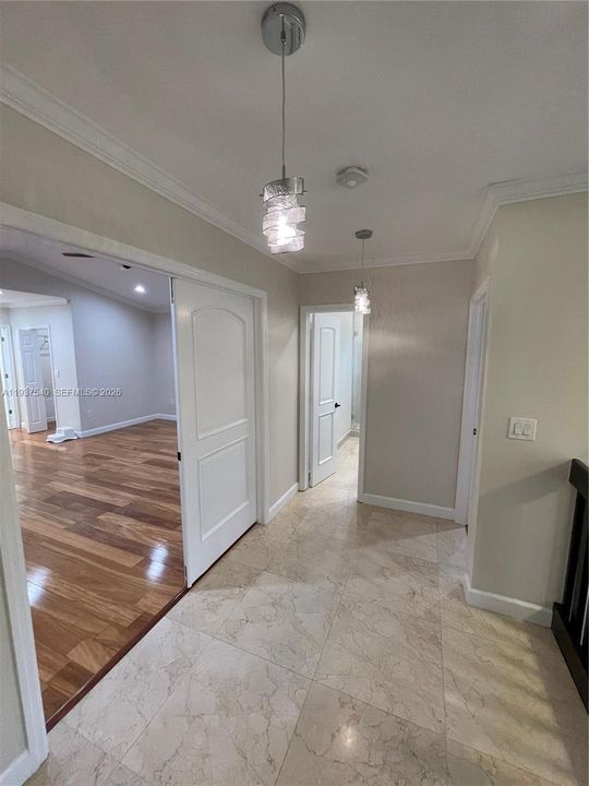 出租: $6,500 (4 贝兹, 3 浴室, 2732 平方英尺)