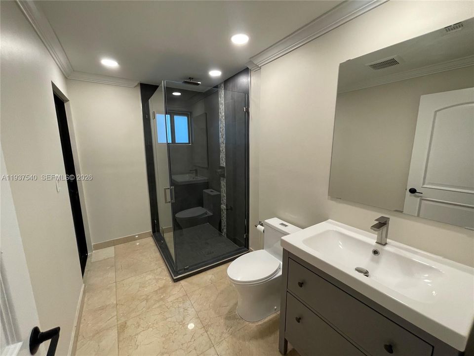 出租: $6,500 (4 贝兹, 3 浴室, 2732 平方英尺)