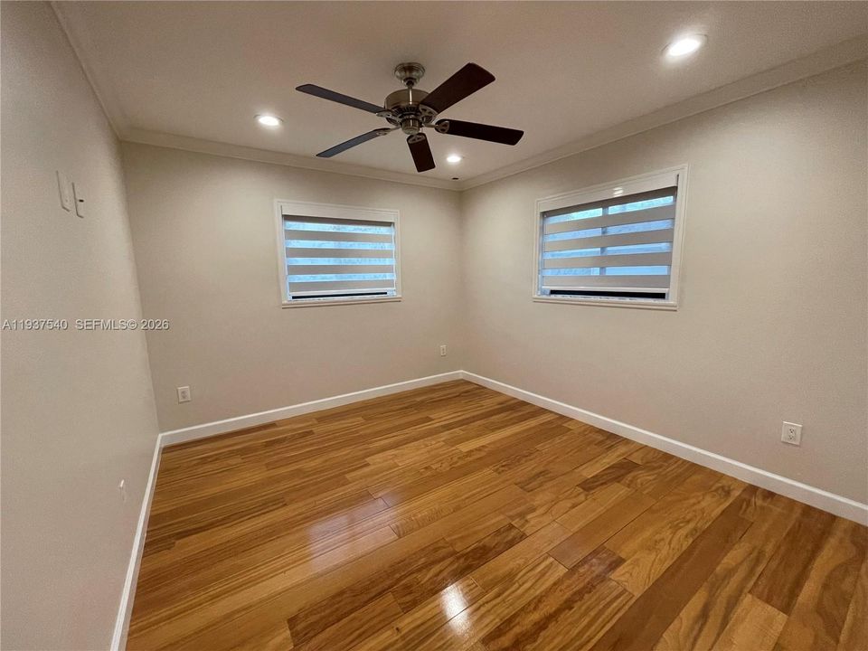 出租: $6,500 (4 贝兹, 3 浴室, 2732 平方英尺)