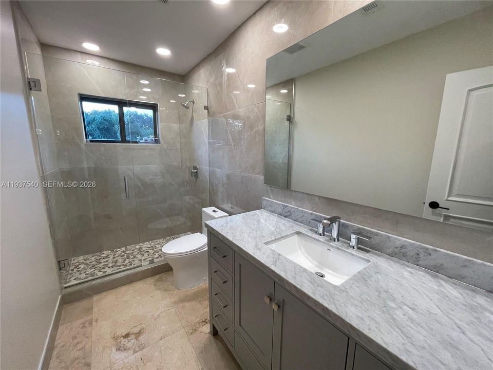 出租: $6,500 (4 贝兹, 3 浴室, 2732 平方英尺)