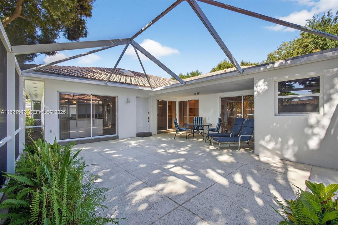 For Rent: $3,200 (2 beds, 2 baths, 1152 Square Feet)