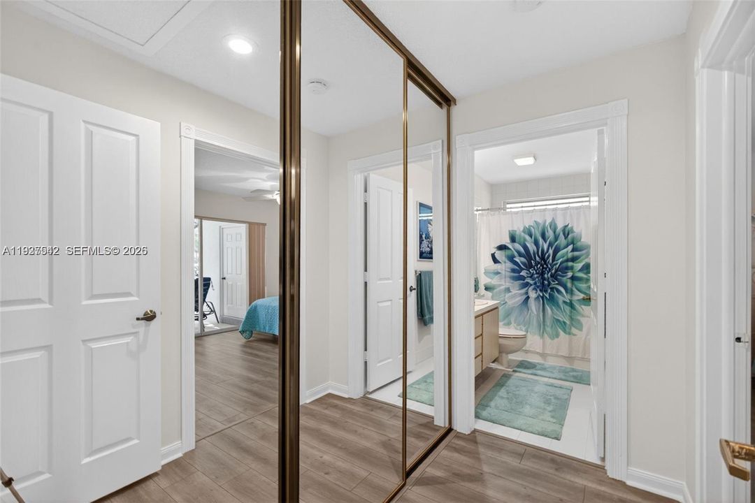 For Rent: $3,200 (2 beds, 2 baths, 1152 Square Feet)