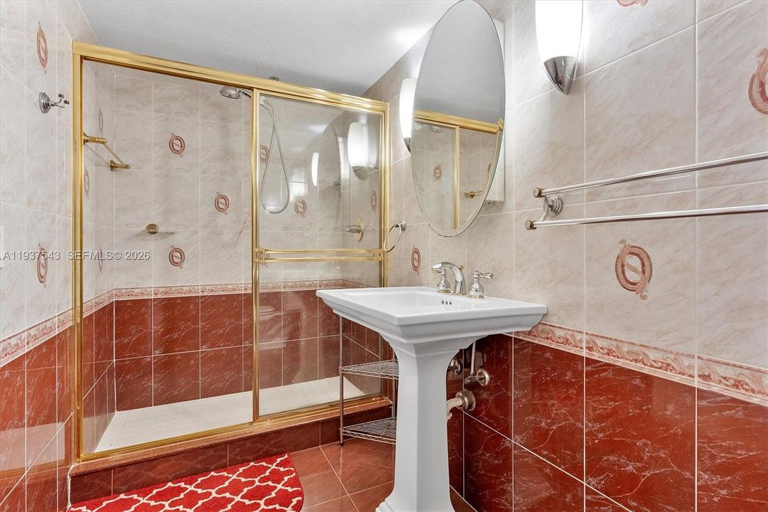 For Sale: $345,000 (2 beds, 2 baths, 1200 Square Feet)