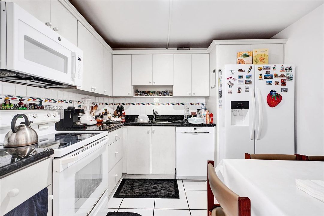 En Venta: $250,000 (2 camas, 2 baños, 1242 Pies cuadrados)