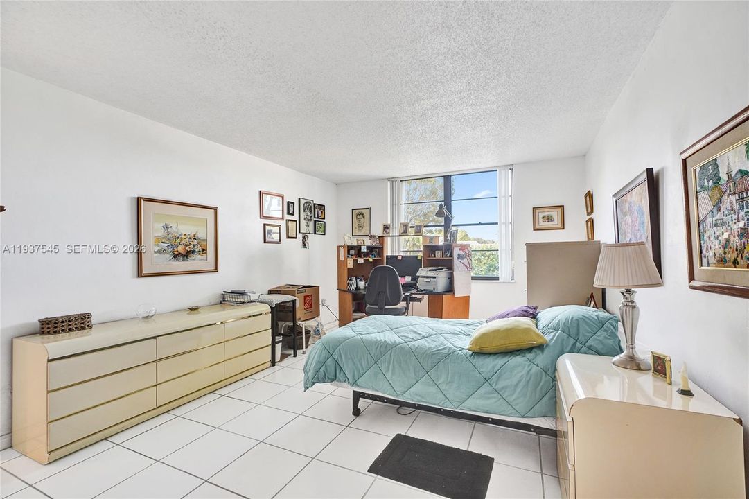 En Venta: $250,000 (2 camas, 2 baños, 1242 Pies cuadrados)