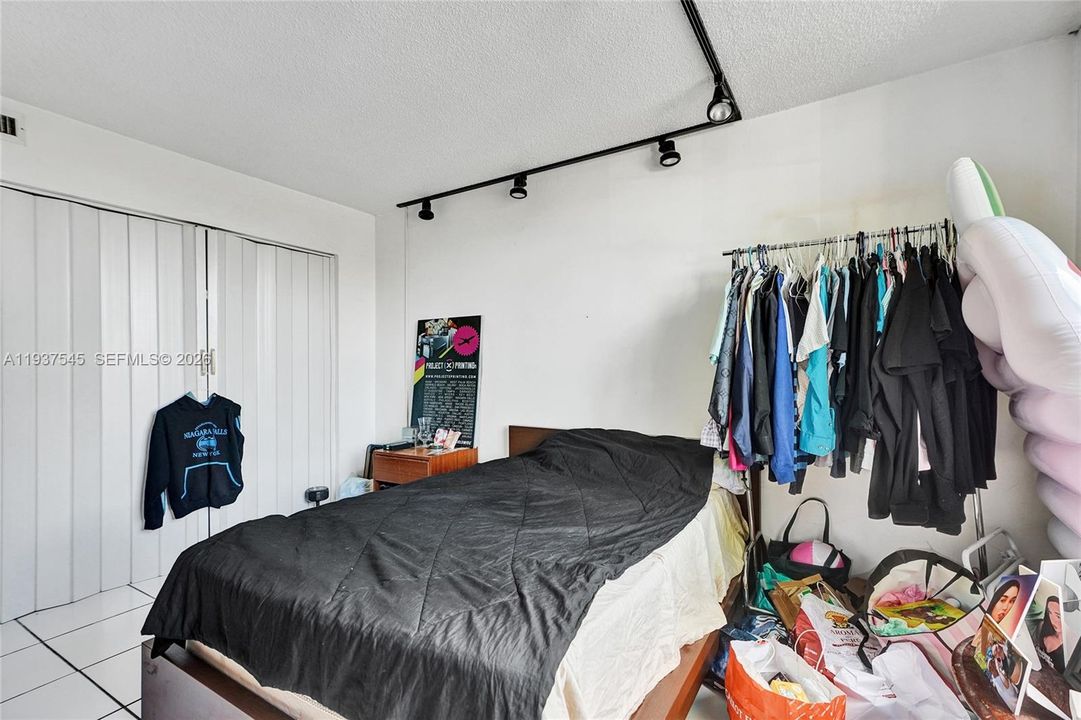 En Venta: $250,000 (2 camas, 2 baños, 1242 Pies cuadrados)