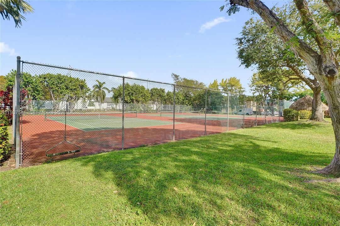 En Venta: $250,000 (2 camas, 2 baños, 1242 Pies cuadrados)