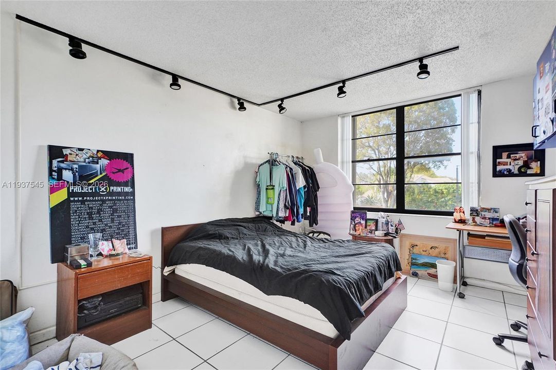 En Venta: $250,000 (2 camas, 2 baños, 1242 Pies cuadrados)