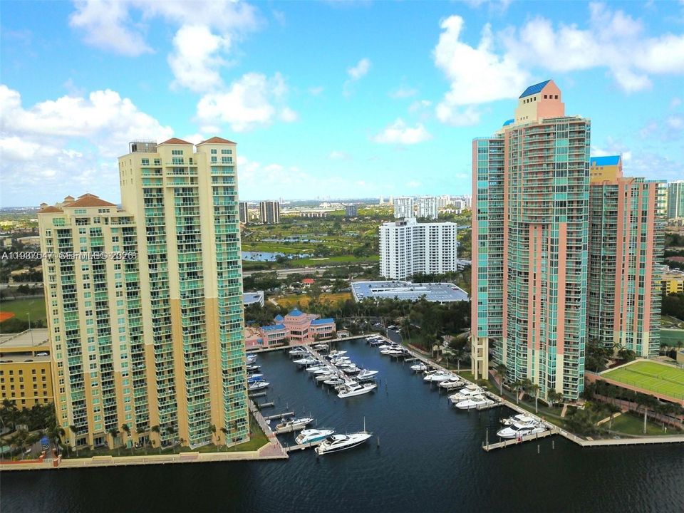 For Sale: $1,550,000 (3 beds, 3 baths, 2988 Square Feet)