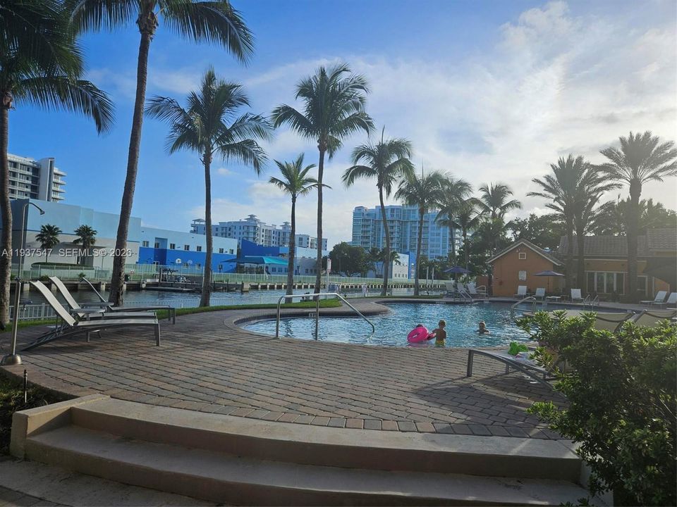 For Sale: $1,550,000 (3 beds, 3 baths, 2988 Square Feet)