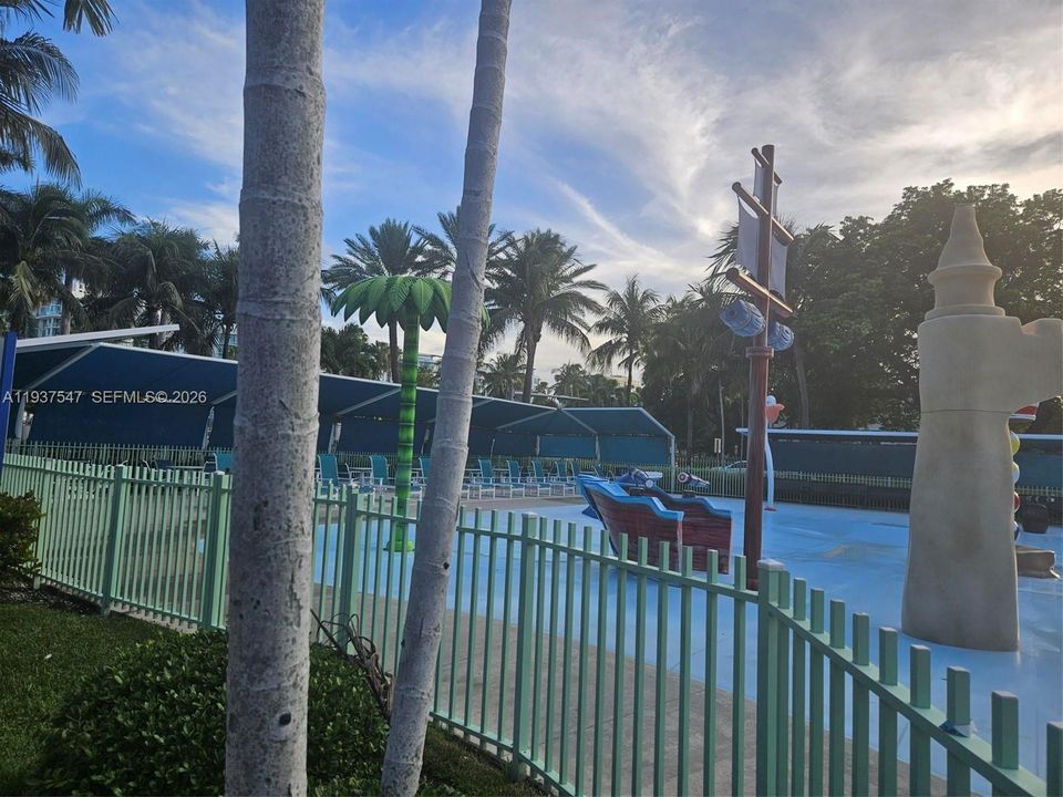 For Sale: $1,550,000 (3 beds, 3 baths, 2988 Square Feet)