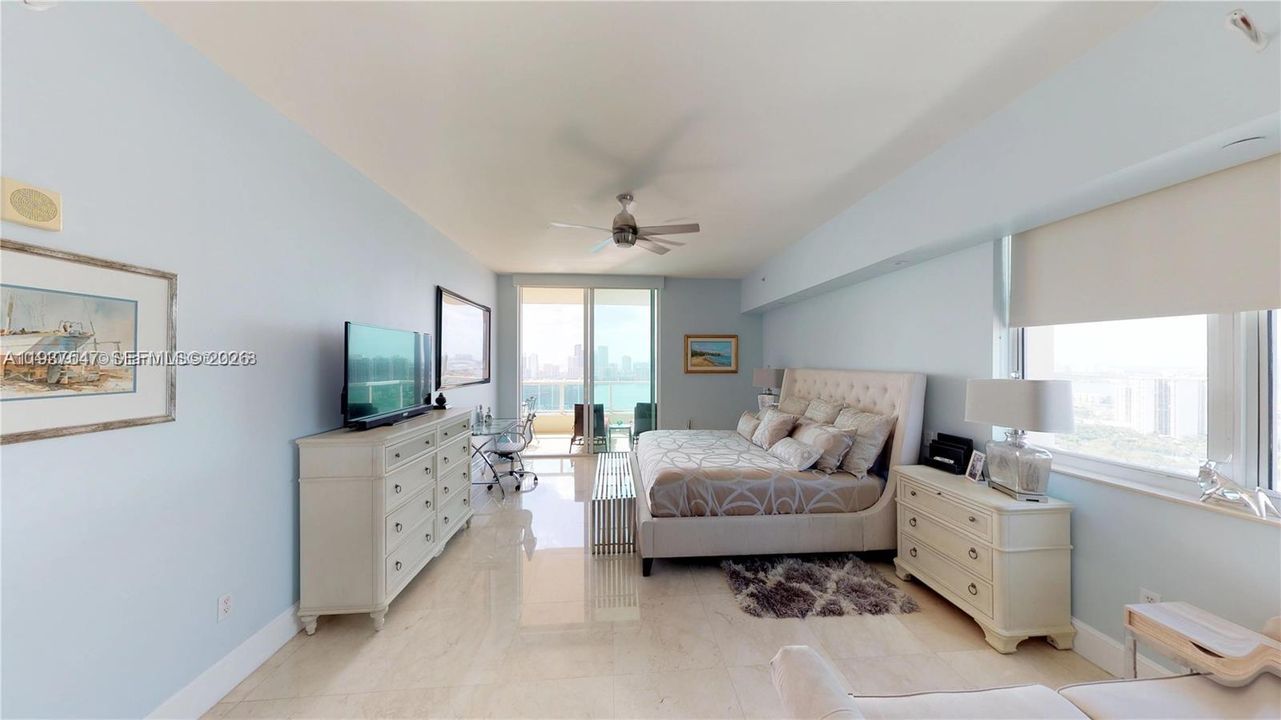 For Sale: $1,550,000 (3 beds, 3 baths, 2988 Square Feet)