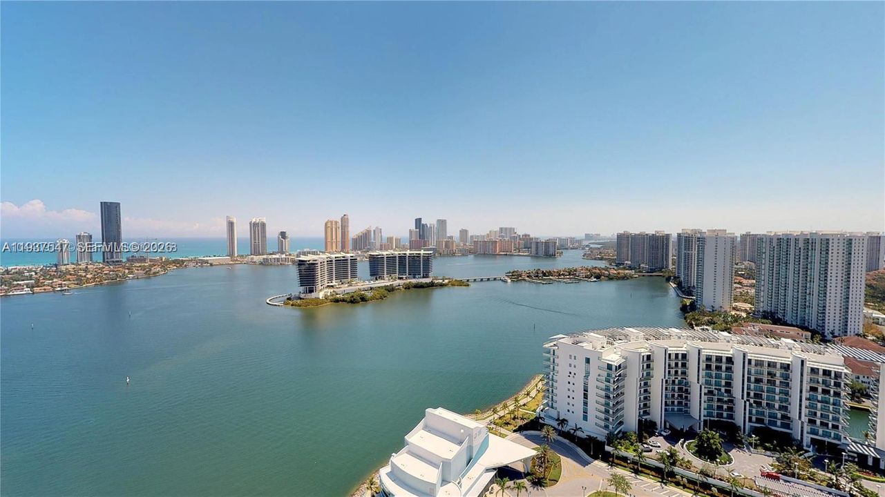 For Sale: $1,550,000 (3 beds, 3 baths, 2988 Square Feet)