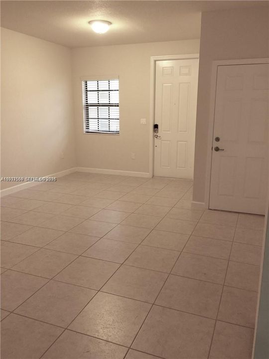 En Venta: $360,000 (3 camas, 2 baños, 1512 Pies cuadrados)