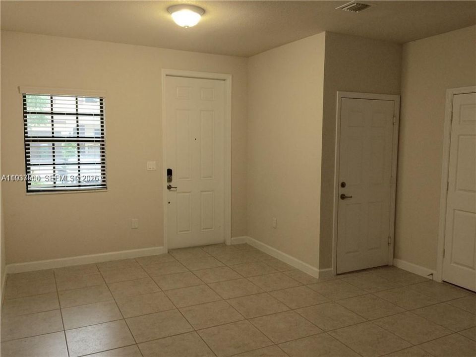 En Venta: $360,000 (3 camas, 2 baños, 1512 Pies cuadrados)