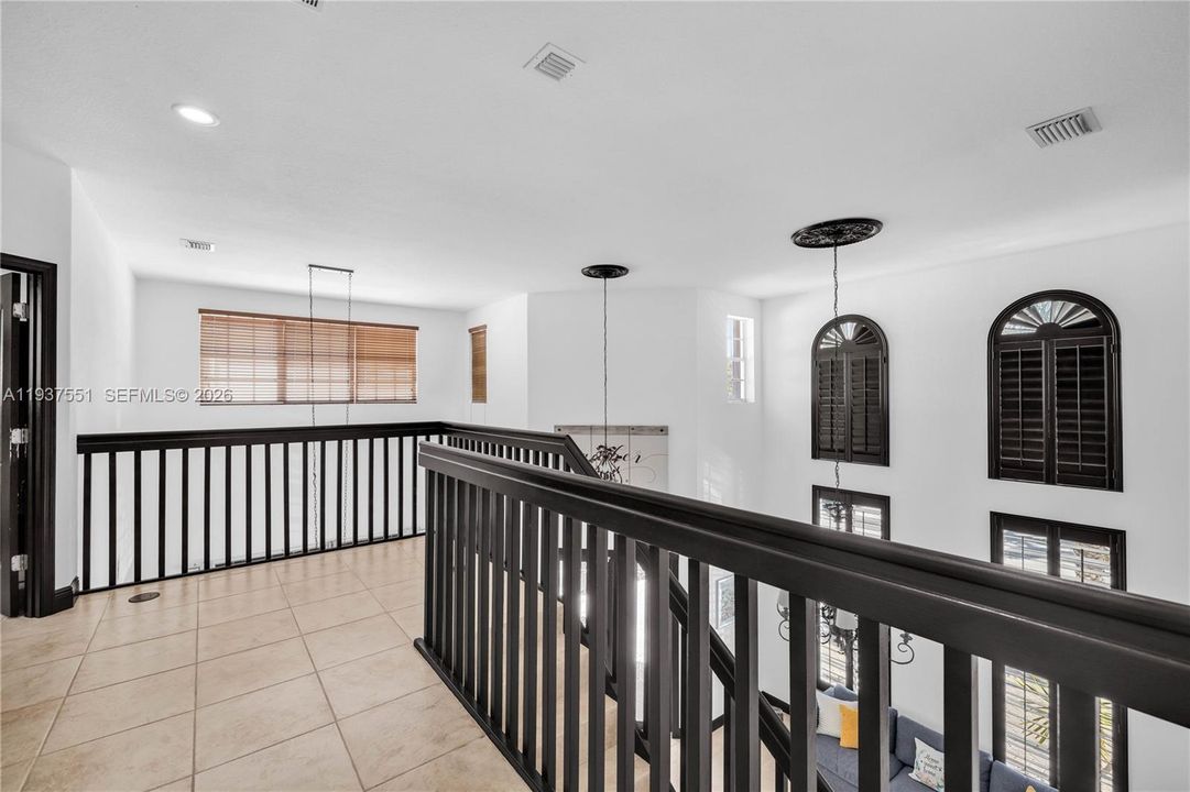 待售: $1,075,000 (4 贝兹, 3 浴室, 2723 平方英尺)