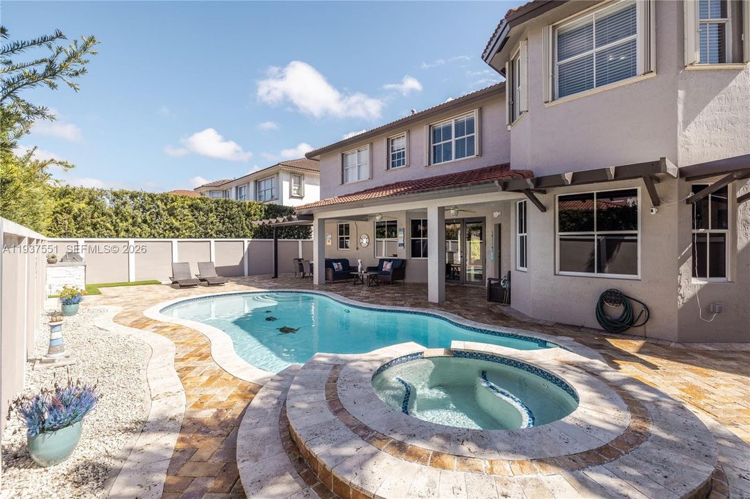 待售: $1,075,000 (4 贝兹, 3 浴室, 2723 平方英尺)