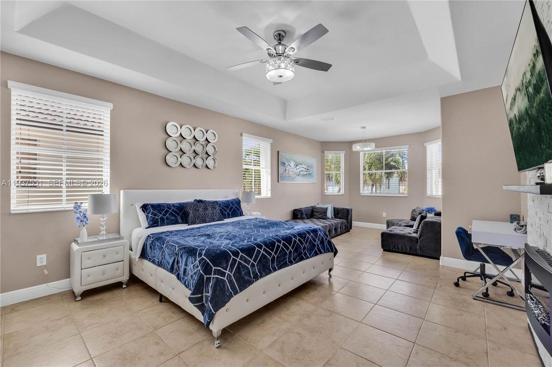 待售: $1,075,000 (4 贝兹, 3 浴室, 2723 平方英尺)