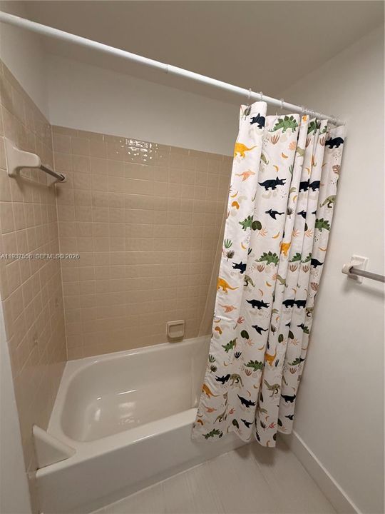 For Rent: $2,300 (2 beds, 2 baths, 1040 Square Feet)