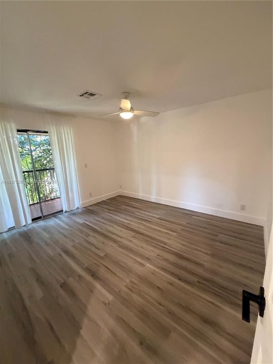 For Rent: $2,300 (2 beds, 2 baths, 1040 Square Feet)
