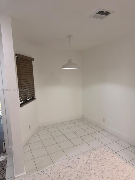 For Rent: $2,300 (2 beds, 2 baths, 1040 Square Feet)