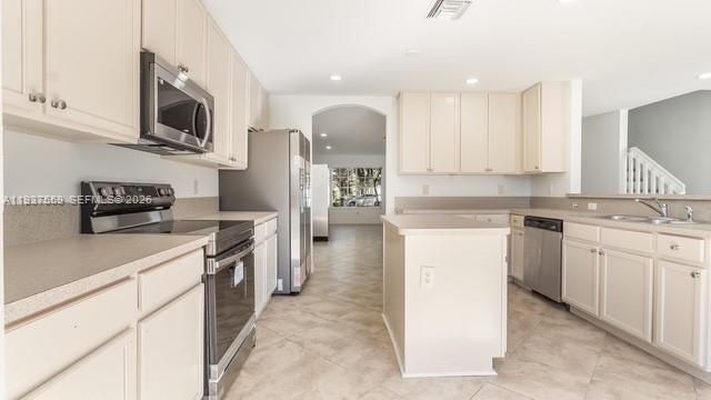 En Venta: $820,500 (6 camas, 4 baños, 3416 Pies cuadrados)