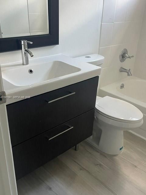 В аренду: $3,100 (3 спален, 2 ванн, 1377 Квадратных фут)