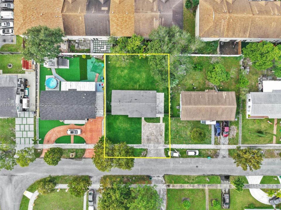 For Sale: $565,000 (3 beds, 2 baths, 1104 Square Feet)