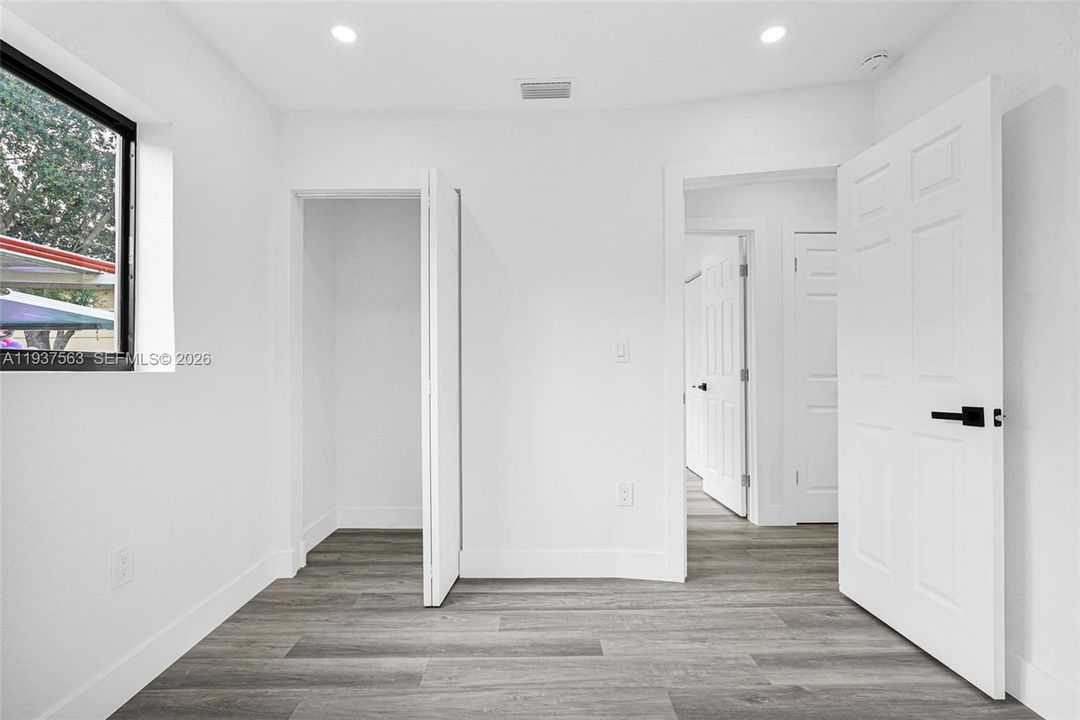 For Sale: $565,000 (3 beds, 2 baths, 1104 Square Feet)