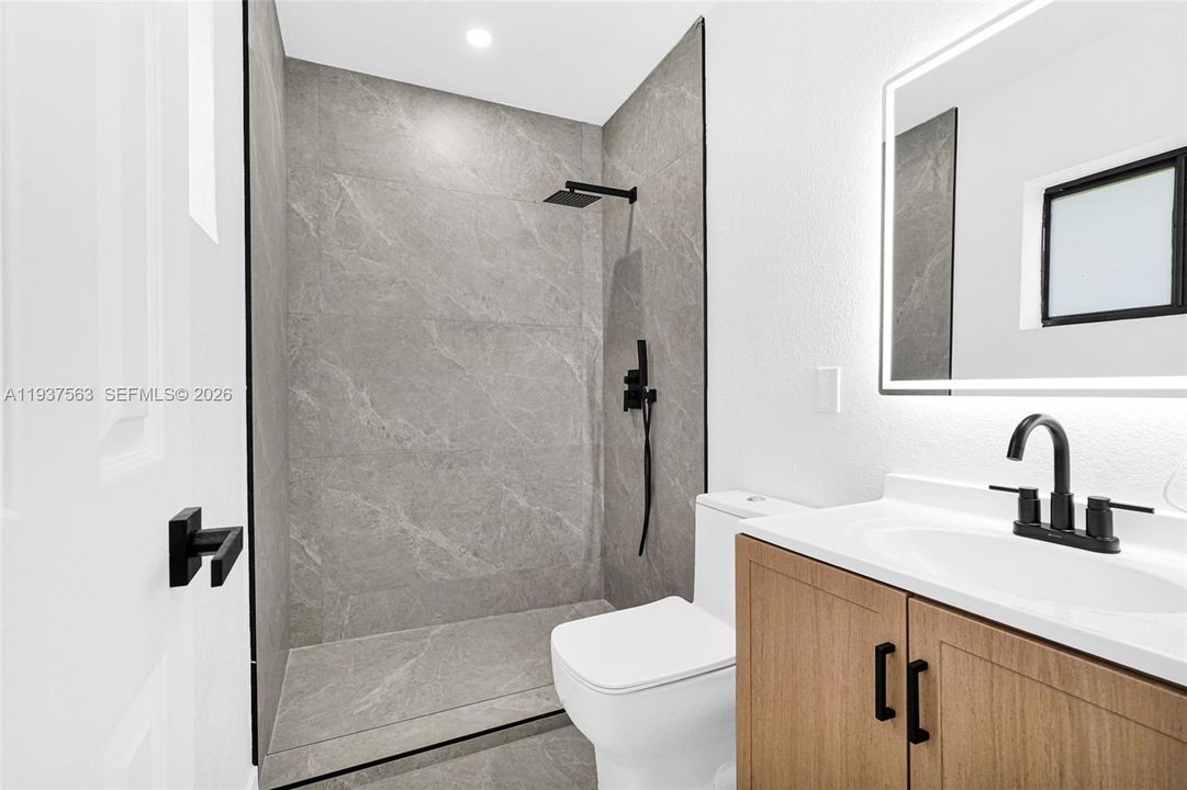 For Sale: $565,000 (3 beds, 2 baths, 1104 Square Feet)