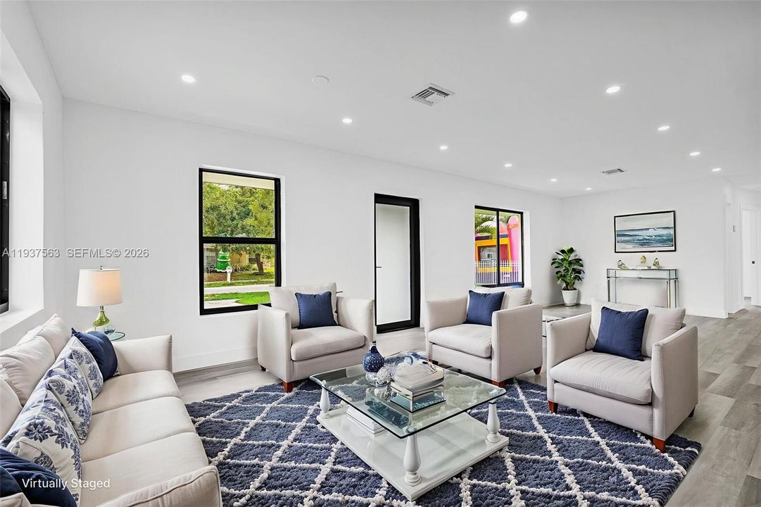 For Sale: $565,000 (3 beds, 2 baths, 1104 Square Feet)