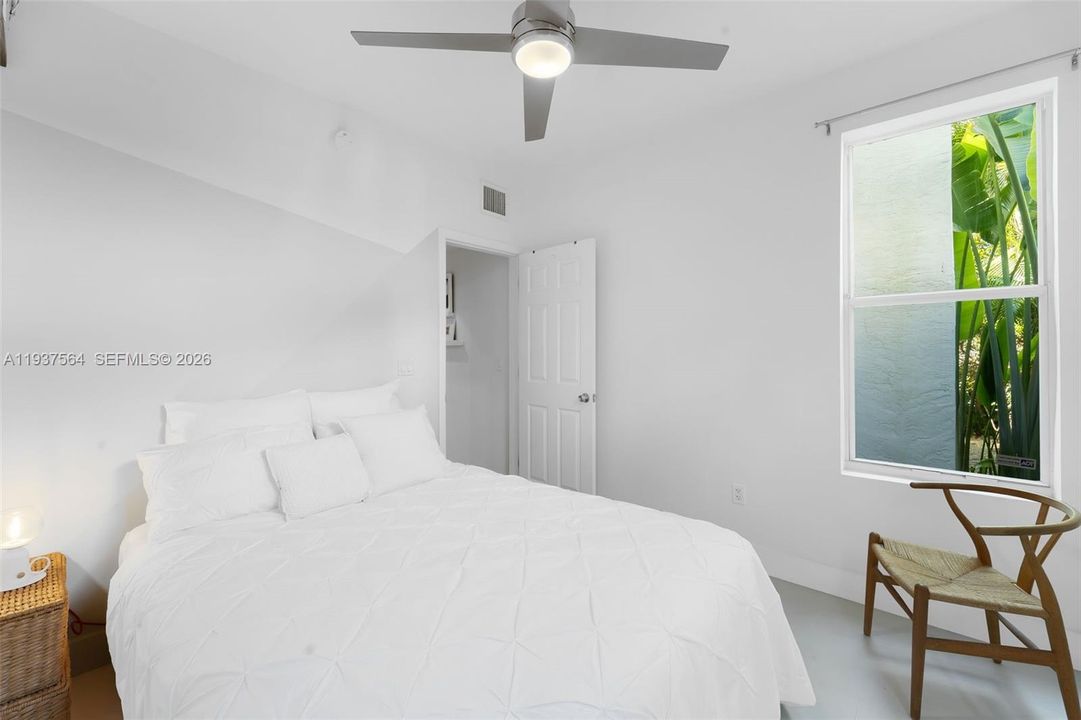 На продажу: $1,495,000 (2 спален, 1 ванн, 1023 Квадратных фут)