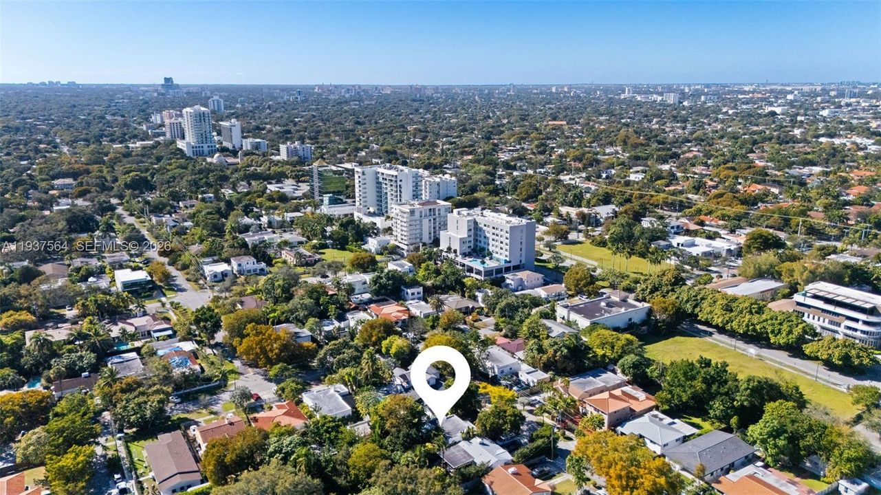 На продажу: $1,495,000 (2 спален, 1 ванн, 1023 Квадратных фут)