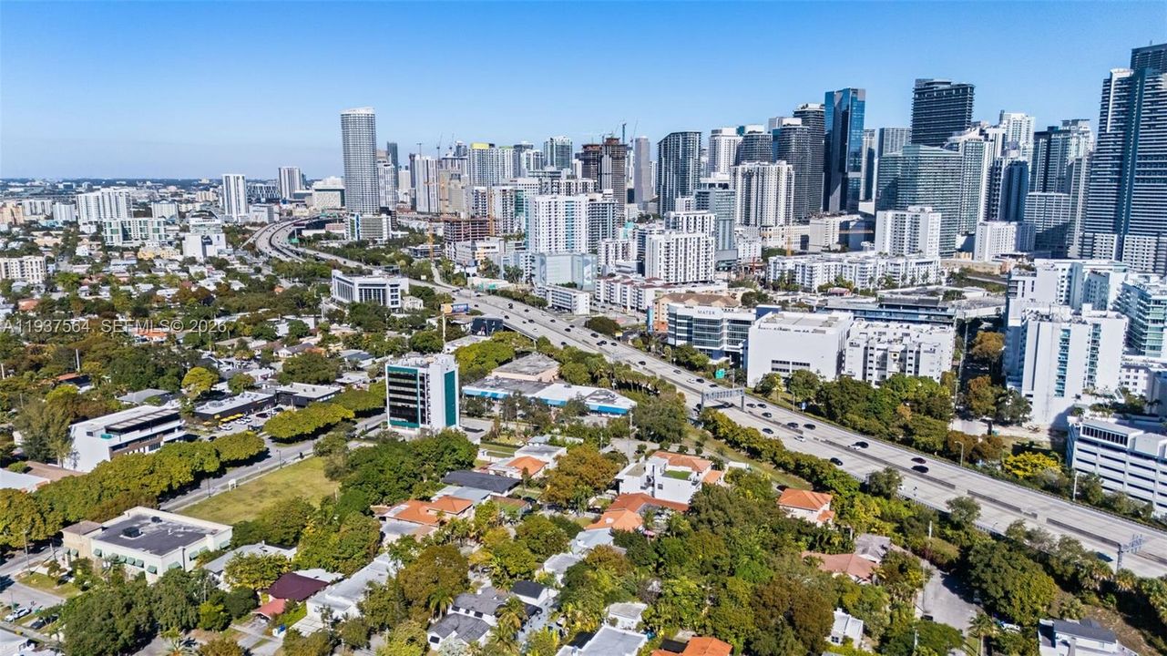 На продажу: $1,495,000 (2 спален, 1 ванн, 1023 Квадратных фут)