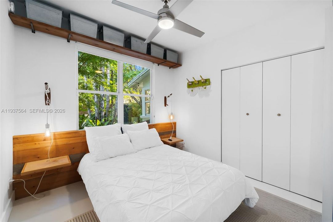 На продажу: $1,495,000 (2 спален, 1 ванн, 1023 Квадратных фут)