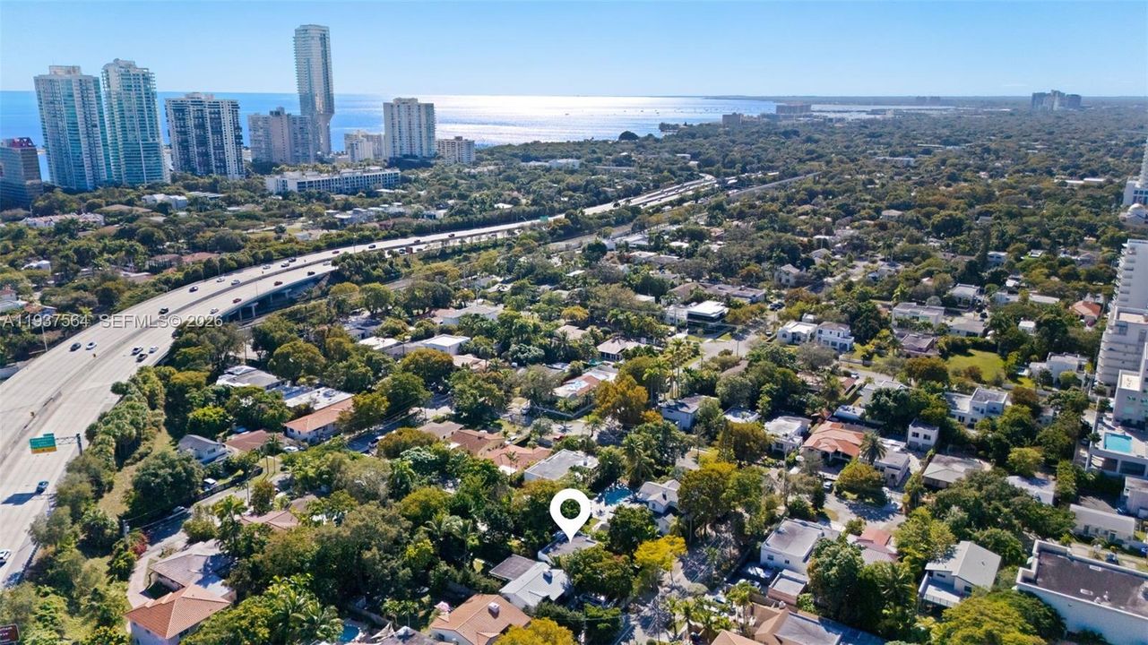 На продажу: $1,495,000 (2 спален, 1 ванн, 1023 Квадратных фут)