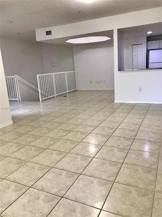 En Renta: $2,625 (3 camas, 2 baños, 1464 Pies cuadrados)