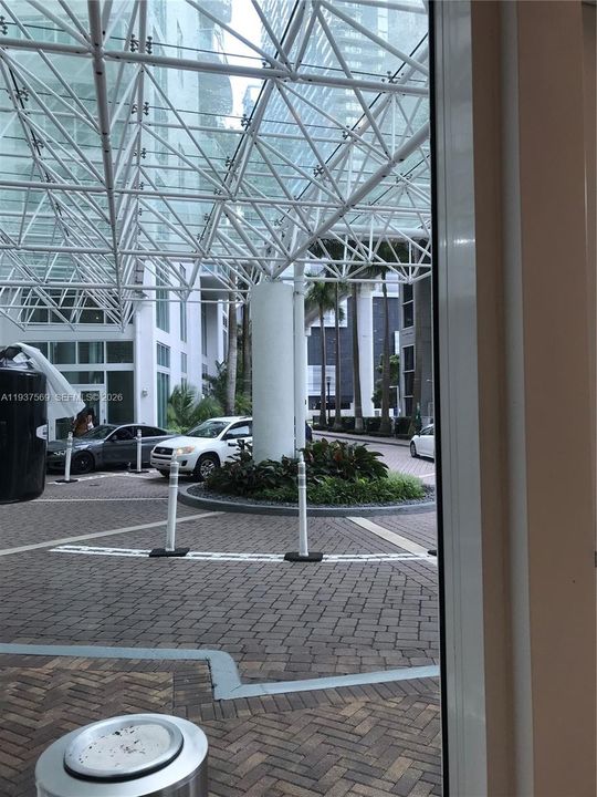 For Rent: $3,490 (2 beds, 2 baths, 1051 Square Feet)