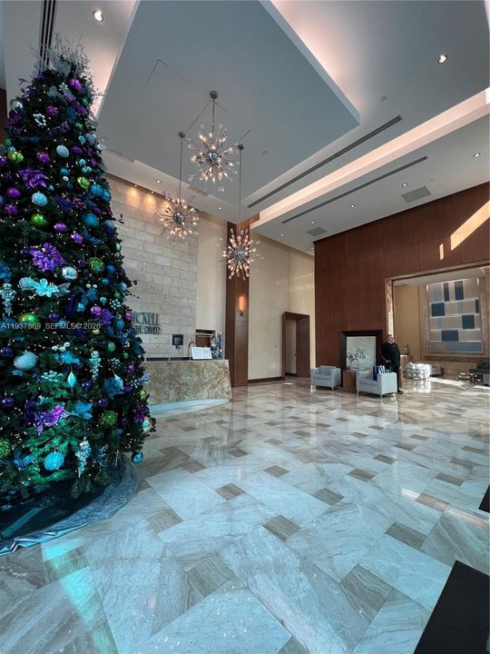 For Rent: $3,490 (2 beds, 2 baths, 1051 Square Feet)