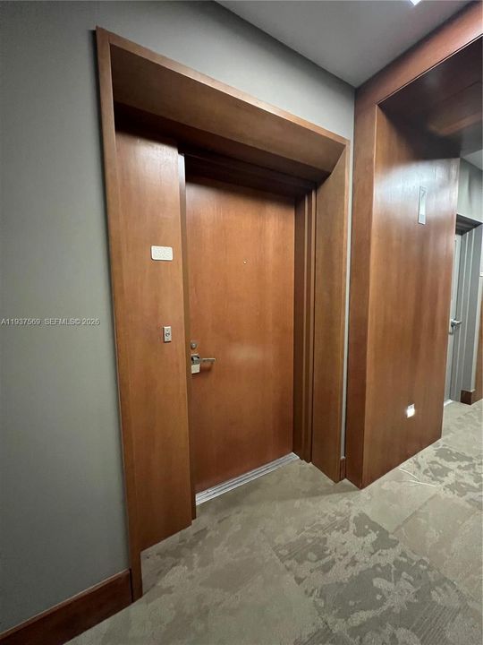 For Rent: $3,490 (2 beds, 2 baths, 1051 Square Feet)