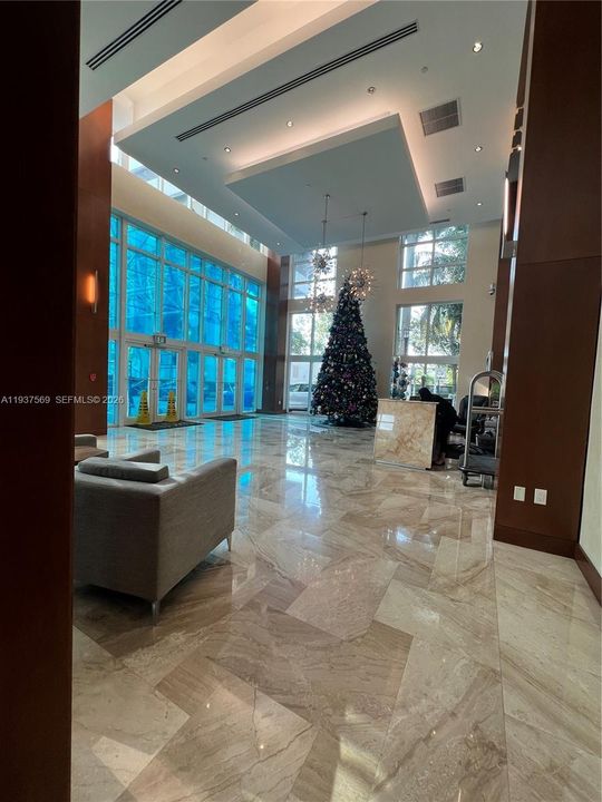 For Rent: $3,490 (2 beds, 2 baths, 1051 Square Feet)