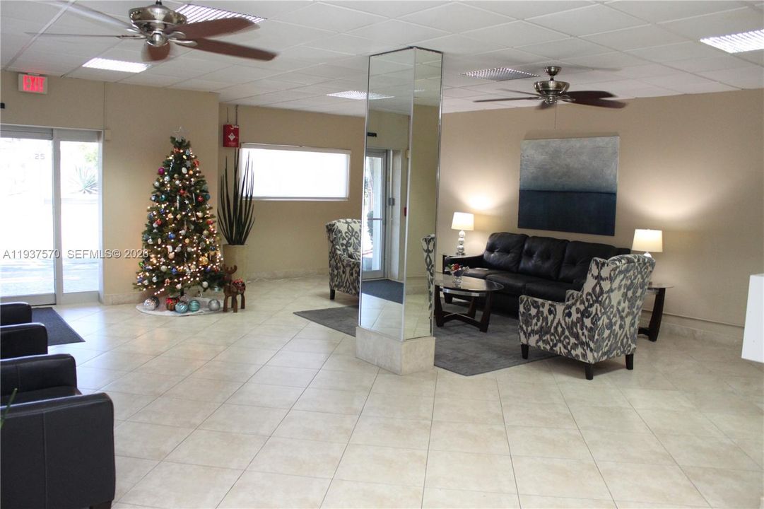 For Sale: $210,000 (2 beds, 1 baths, 850 Square Feet)