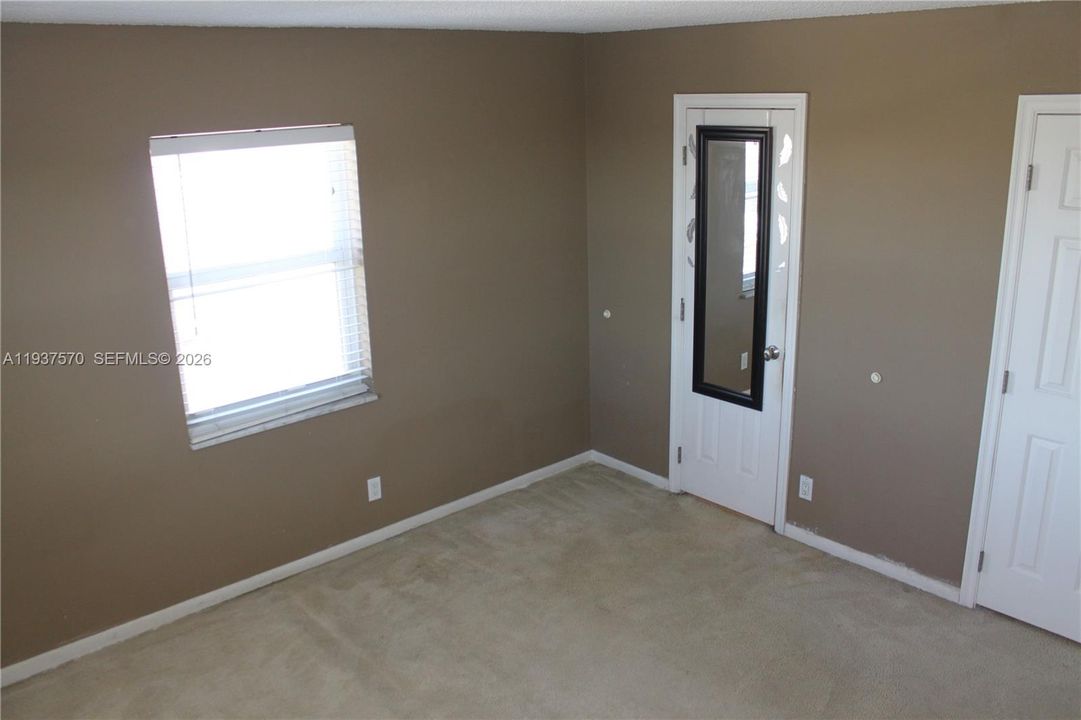 For Sale: $210,000 (2 beds, 1 baths, 850 Square Feet)