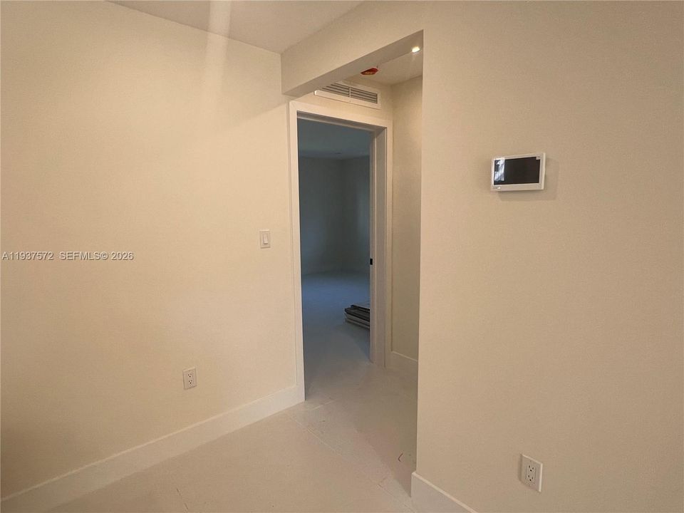 En Venta: $1,150,000 (4 camas, 2 baños, 1976 Pies cuadrados)