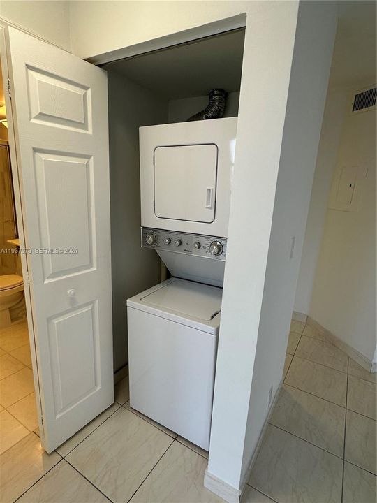 For Rent: $3,200 (2 beds, 2 baths, 1091 Square Feet)