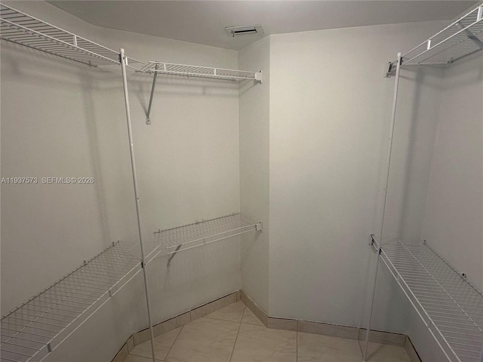 For Rent: $3,200 (2 beds, 2 baths, 1091 Square Feet)